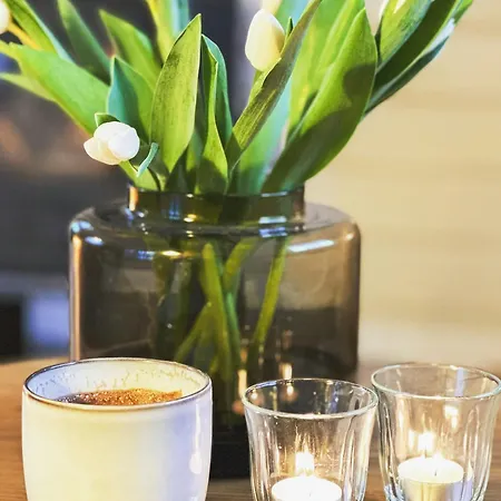 Charming Log Close To The Water And Prázdninový dům *