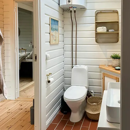 بيت للعطل Charming Log Close To The Water And *