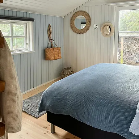 Charming Log Close To The Water And Prázdninový dům Hou (Nordjylland)